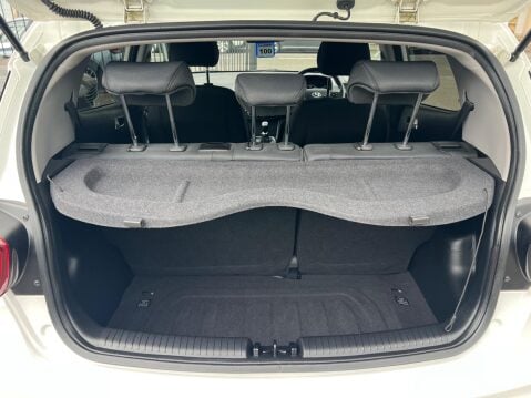 Hyundai i10 1.0 Premium Euro 6 5dr 28