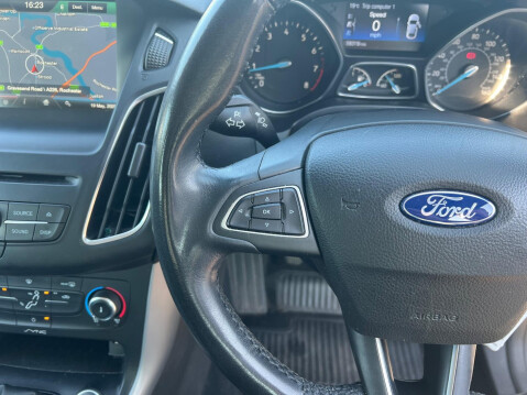 Ford Focus 1.0T EcoBoost Zetec Euro 6 (s/s) 5dr 14