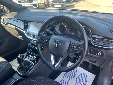 Vauxhall Astra 1.4i Turbo SRi Nav Euro 6 5dr 17