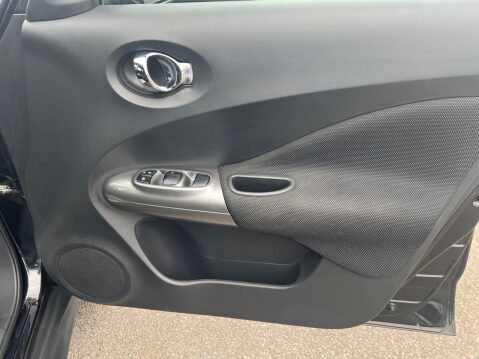 Nissan Juke 1.6 Acenta Premium CVT Euro 5 5dr 29