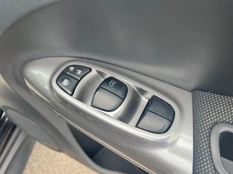 Nissan Juke 1.6 Acenta Premium CVT Euro 5 5dr 30