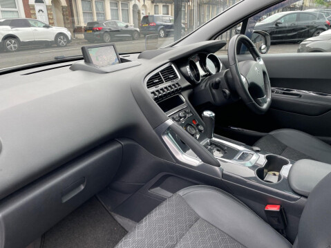 Peugeot 3008 1.6 BlueHDi Allure ETG Euro 6 (s/s) 5dr 17