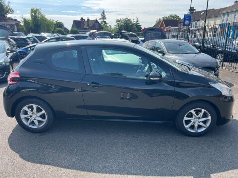 Peugeot 208 1.2 VTi Active Euro 5 3dr 7