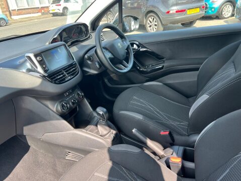 Peugeot 208 1.2 VTi Active Euro 5 3dr 14