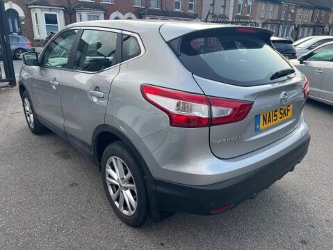 Nissan Qashqai 1.2 DIG-T Acenta 2WD Euro 5 (s/s) 5dr 4