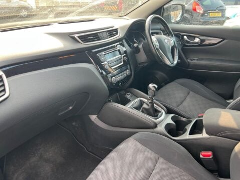 Nissan Qashqai 1.2 DIG-T Acenta 2WD Euro 5 (s/s) 5dr 14