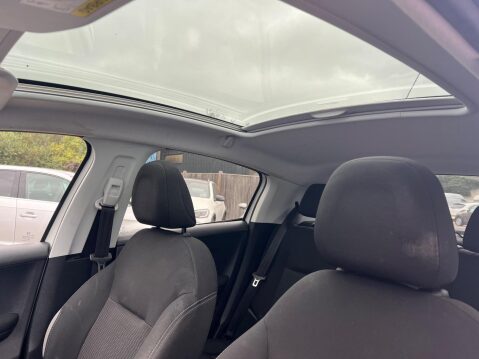 Peugeot 208 1.2 VTi PureTech Style Euro 6 5dr 14