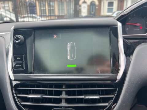 Peugeot 208 1.2 VTi PureTech Style Euro 6 5dr 17