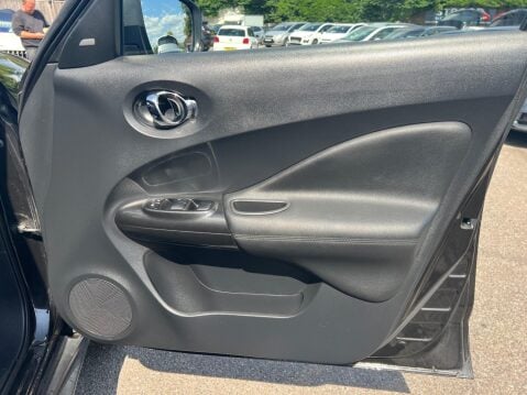 Nissan Juke 1.2 DIG-T Tekna Euro 6 (s/s) 5dr 30