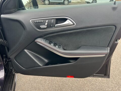 Mercedes-Benz A Class 1.6 A200 AMG Line (Premium Plus) 7G-DCT Euro 6 (s/s) 5dr 29