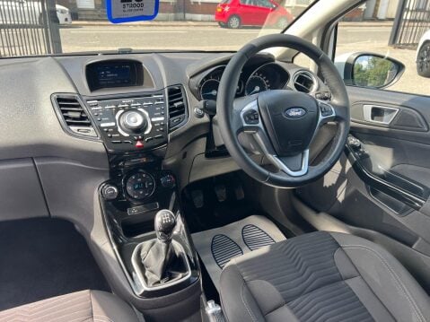 Ford Fiesta 1.0T EcoBoost Titanium Euro 5 (s/s) 5dr 24