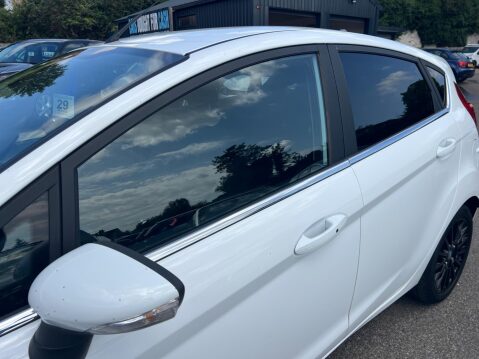 Ford Fiesta 1.0T EcoBoost Titanium Euro 5 (s/s) 5dr 15