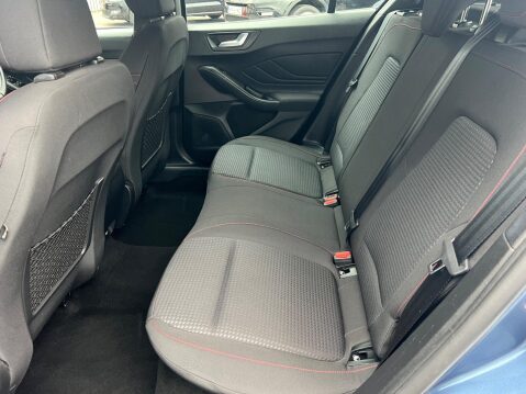Ford Focus 1.0T EcoBoost ST-Line Euro 6 (s/s) 5dr 27