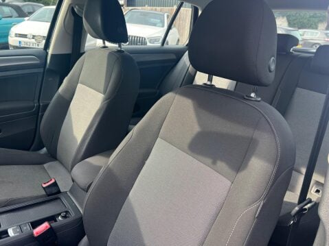 Volkswagen Golf 1.2 TSI BlueMotion Tech S Euro 5 (s/s) 5dr 18