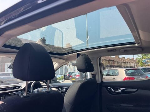 Nissan Qashqai 1.2 DIG-T Acenta Premium 2WD Euro 5 (s/s) 5dr 21