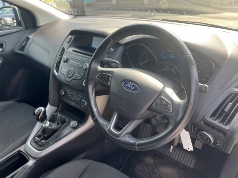 Ford Focus 1.0T EcoBoost Zetec Euro 6 (s/s) 5dr 14