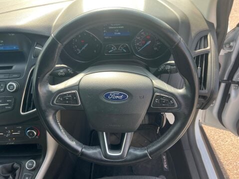 Ford Focus 1.0T EcoBoost Zetec Euro 6 (s/s) 5dr 15