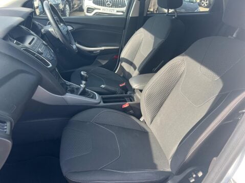 Ford Focus 1.0T EcoBoost Zetec Euro 6 (s/s) 5dr 21
