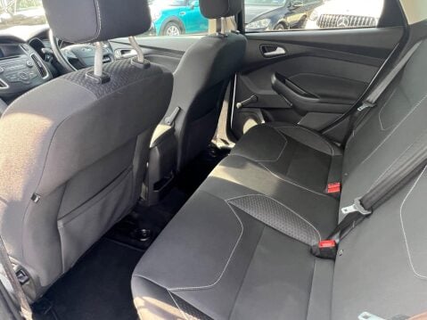 Ford Focus 1.0T EcoBoost Zetec Euro 6 (s/s) 5dr 23