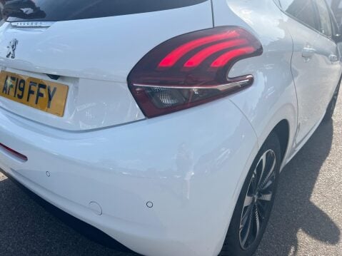 Peugeot 208 1.2 PureTech Tech Edition Euro 6 (s/s) 5dr 14