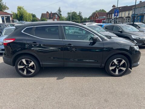 Nissan Qashqai 1.2 DIG-T N-Connecta 2WD Euro 6 (s/s) 5dr 7