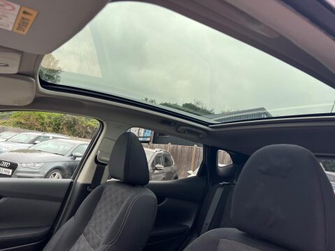 Nissan Qashqai 1.2 DIG-T N-Connecta 2WD Euro 6 (s/s) 5dr 23
