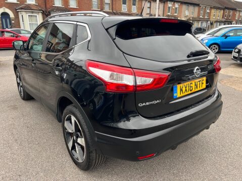 Nissan Qashqai 1.2 DIG-T N-Connecta 2WD Euro 6 (s/s) 5dr 4