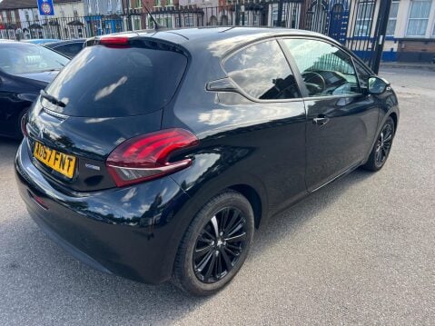 Peugeot 208 1.2 PureTech Black Edition Euro 6 3dr 6