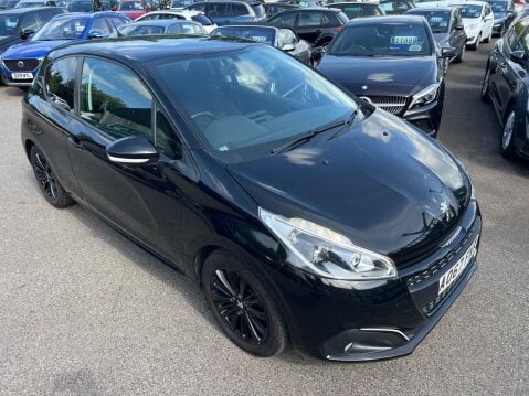 Peugeot 208 1.2 PureTech Black Edition Euro 6 3dr 8