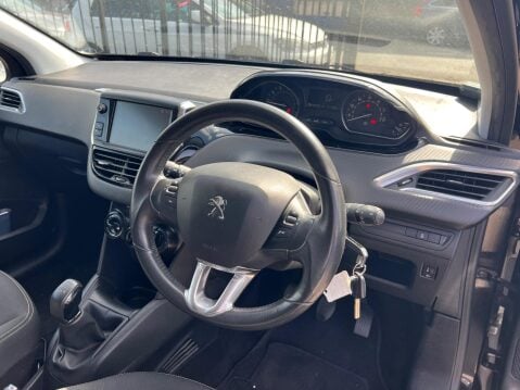 Peugeot 208 1.2 PureTech Black Edition Euro 6 3dr 18