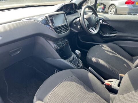 Peugeot 208 1.2 PureTech Black Edition Euro 6 3dr 20