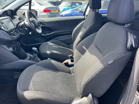 Peugeot 208 1.2 PureTech Black Edition Euro 6 3dr 21