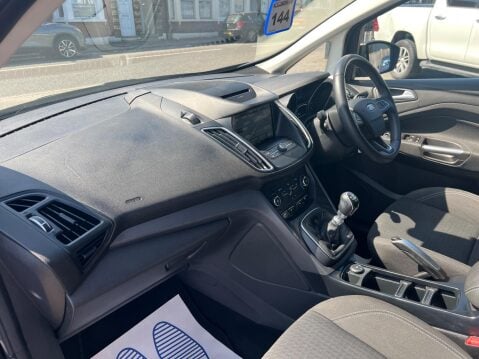 Ford Grand C-Max 1.0T EcoBoost Zetec Euro 6 (s/s) 5dr 24