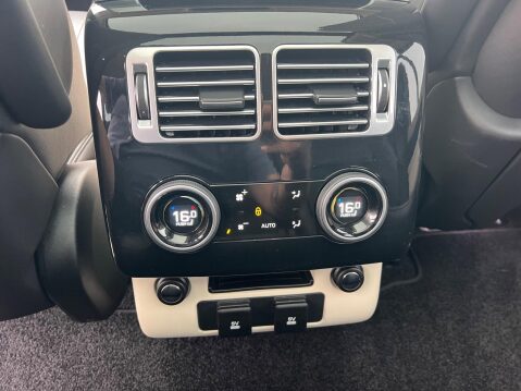 Land Rover Range Rover 3.0 SD V6 Vogue SE Auto 4WD Euro 6 (s/s) 5dr 34