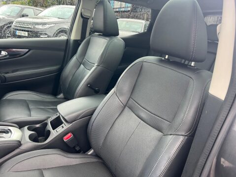 Nissan Qashqai 1.6 dCi Tekna XTRON 2WD Euro 5 (s/s) 5dr 26