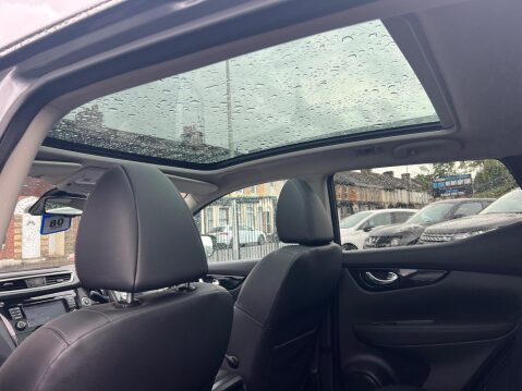 Nissan Qashqai 1.6 dCi Tekna XTRON 2WD Euro 5 (s/s) 5dr 30