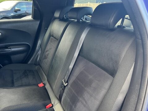 Nissan Juke 1.6 N-Connecta XTRON Euro 6 5dr 29