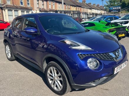 Nissan Juke 1.6 N-Connecta XTRON Euro 6 5dr
