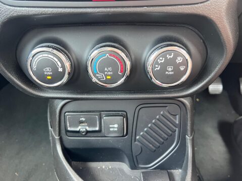 Jeep Renegade 1.4T MultiAirII Longitude Euro 6 (s/s) 5dr 19