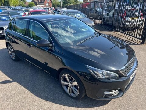 Peugeot 308 1.2 PureTech GPF Allure Euro 6 (s/s) 5dr 8