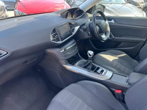Peugeot 308 1.2 PureTech GPF Allure Euro 6 (s/s) 5dr 16