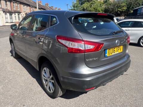 Nissan Qashqai 1.2 DIG-T Acenta 2WD Euro 6 (s/s) 5dr 4