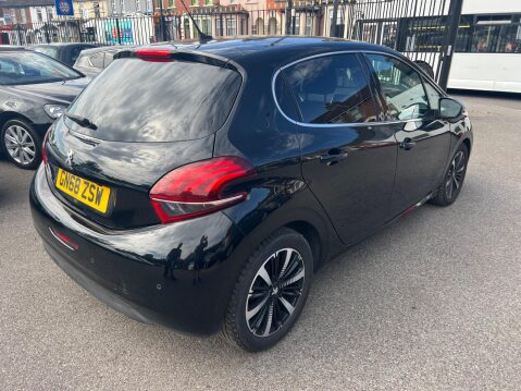 Peugeot 208 1.2 PureTech Allure Premium Euro 6 (s/s) 5dr 6