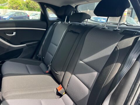 Hyundai i30 1.4 Blue Drive SE Nav Euro 6 (s/s) 5dr 28