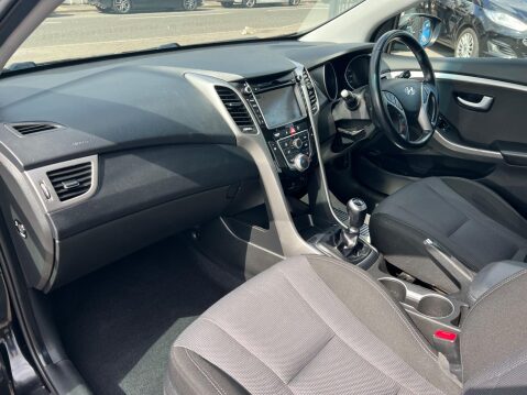 Hyundai i30 1.4 Blue Drive SE Nav Euro 6 (s/s) 5dr 23