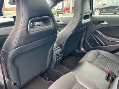 Mercedes-Benz A Class 2.1 A220d AMG Line (Premium Plus) 7G-DCT Euro 6 (s/s) 5dr 29