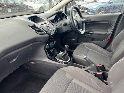 Ford Fiesta 1.0T EcoBoost Zetec Euro 5 (s/s) 5dr 16