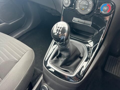 Ford Fiesta 1.0T EcoBoost Zetec Euro 5 (s/s) 5dr 25