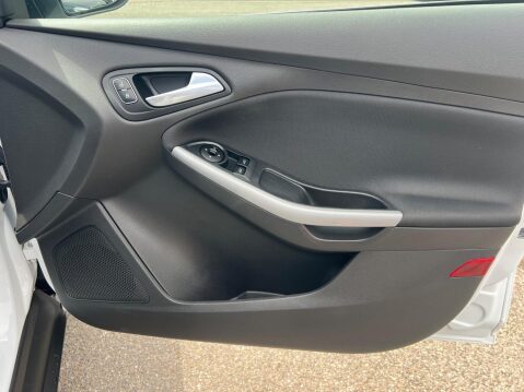 Ford Focus 1.0T EcoBoost Zetec Edition Auto Euro 6 (s/s) 5dr 31