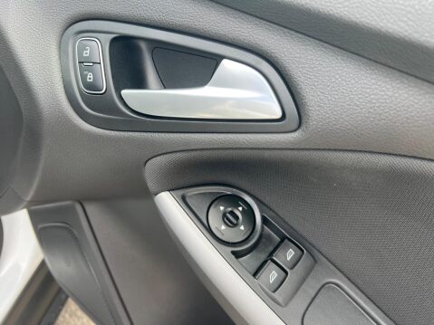 Ford Focus 1.0T EcoBoost Zetec Edition Auto Euro 6 (s/s) 5dr 32